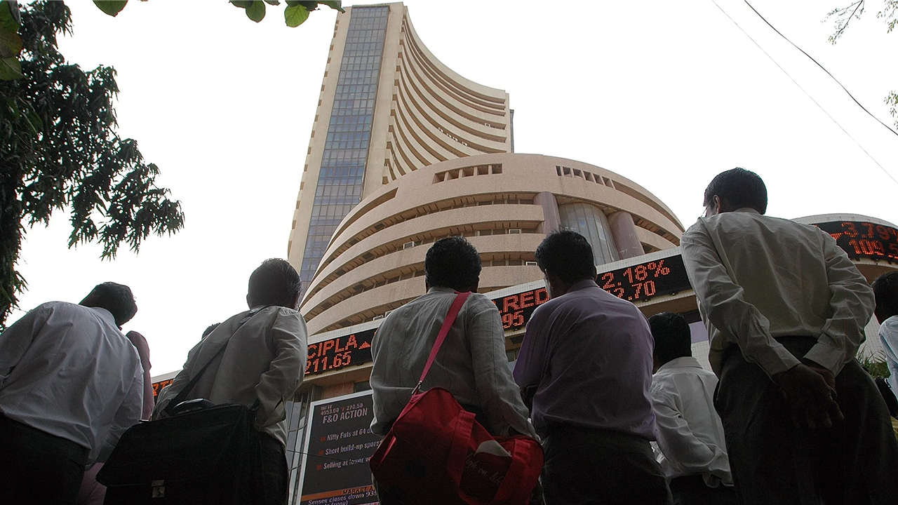 What Rising and Falling Markets Mean for India’s Middle-Class Investors